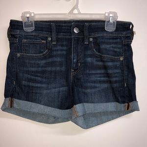 Women’s 6 AEO American Eagle Dark Jean Shorts